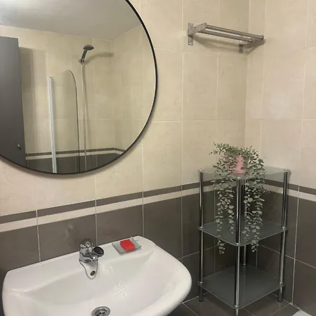 Casa Escarlata, Aventura En Pirineos