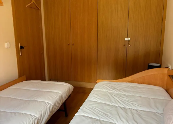 Casa Escarlata, Aventura En Pirineos * Escarrilla