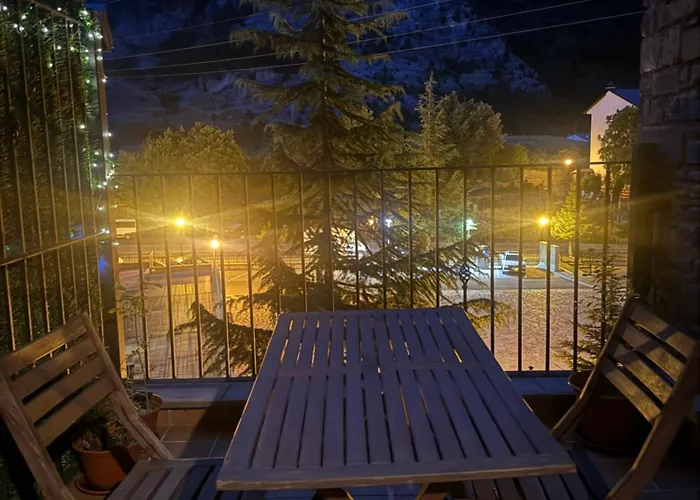 Casa Escarlata, Aventura En Pirineos * Escarrilla